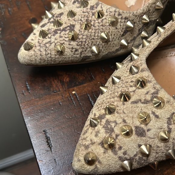 BCBG spiked suede snake skin like high heels size 7.5, 37.5 - Picture 8 of 13